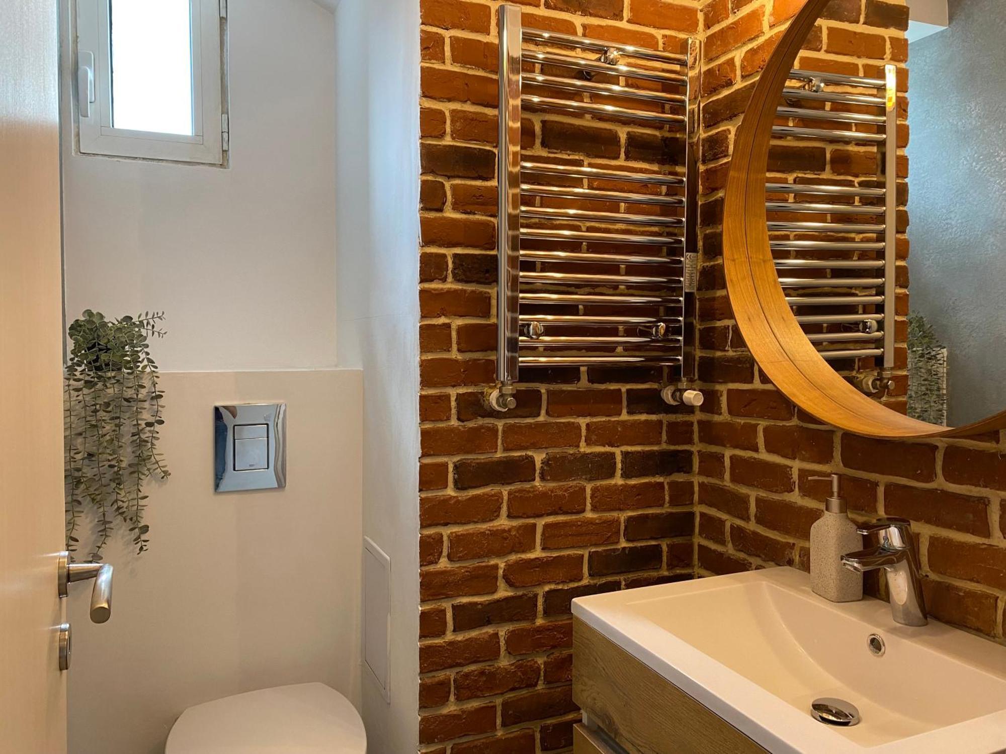 Old Town Overlooking - Vibrant 2br